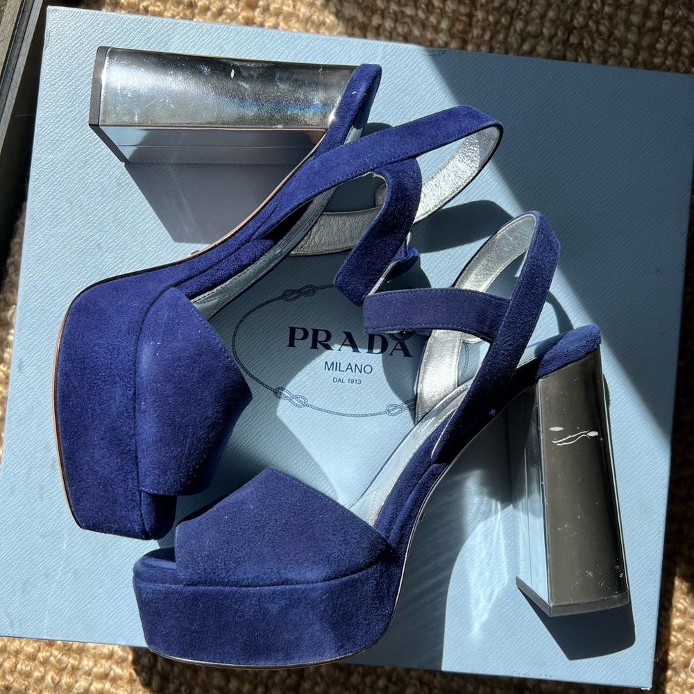Prada blue suede heels - Picture 4 of 4